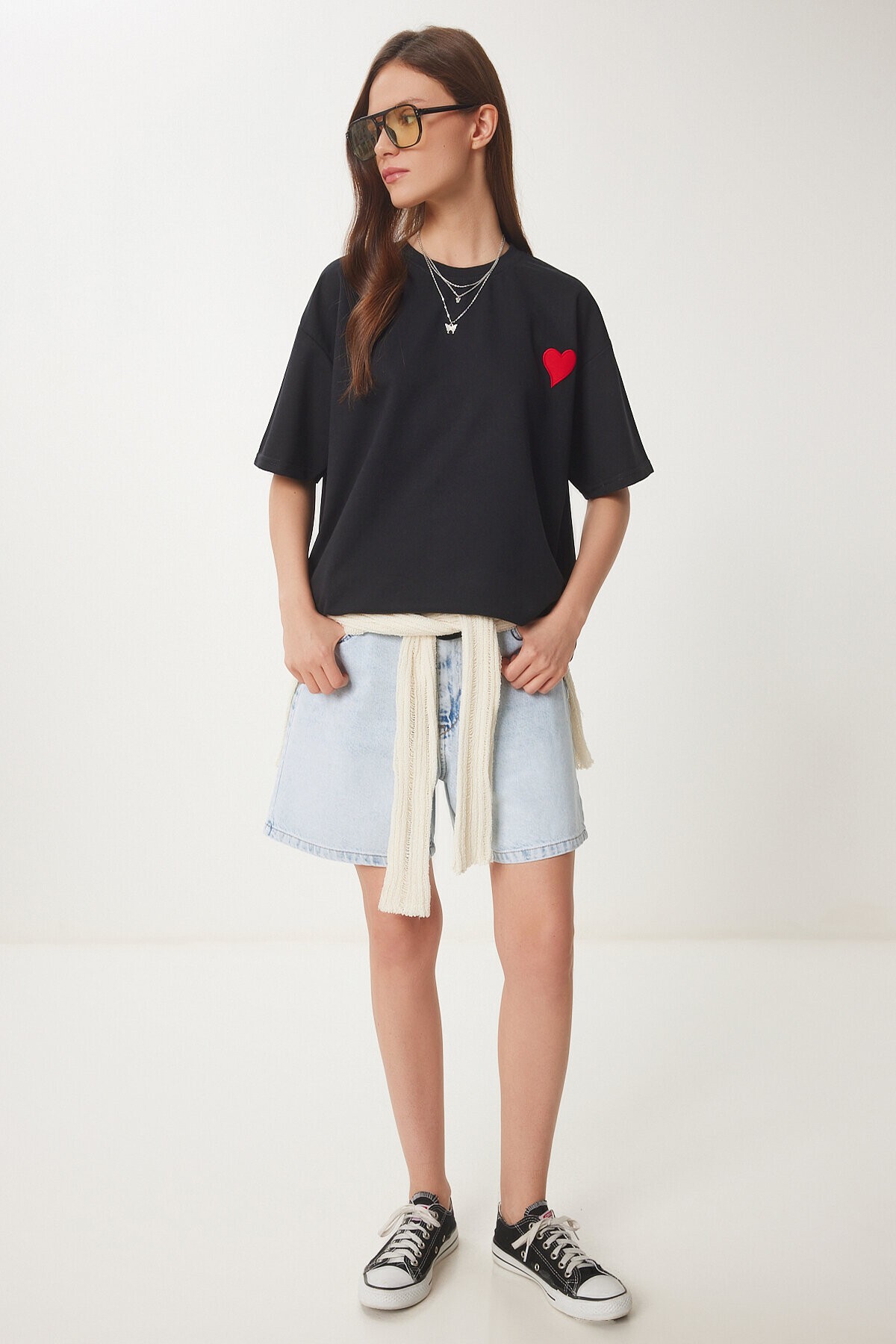 Kalp Nakışlı Örme T-shirt SİYAH LZV0018