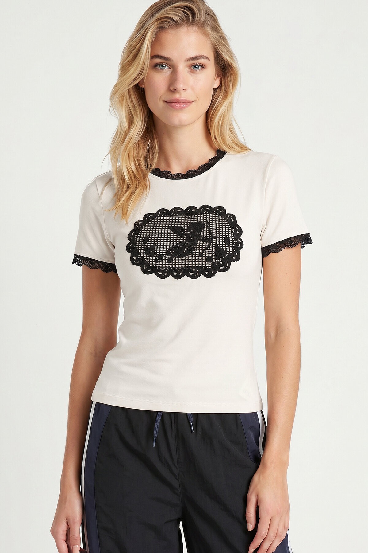 Baskılı Dantel Detaylı Örme T-shirt EKRU LUB0353