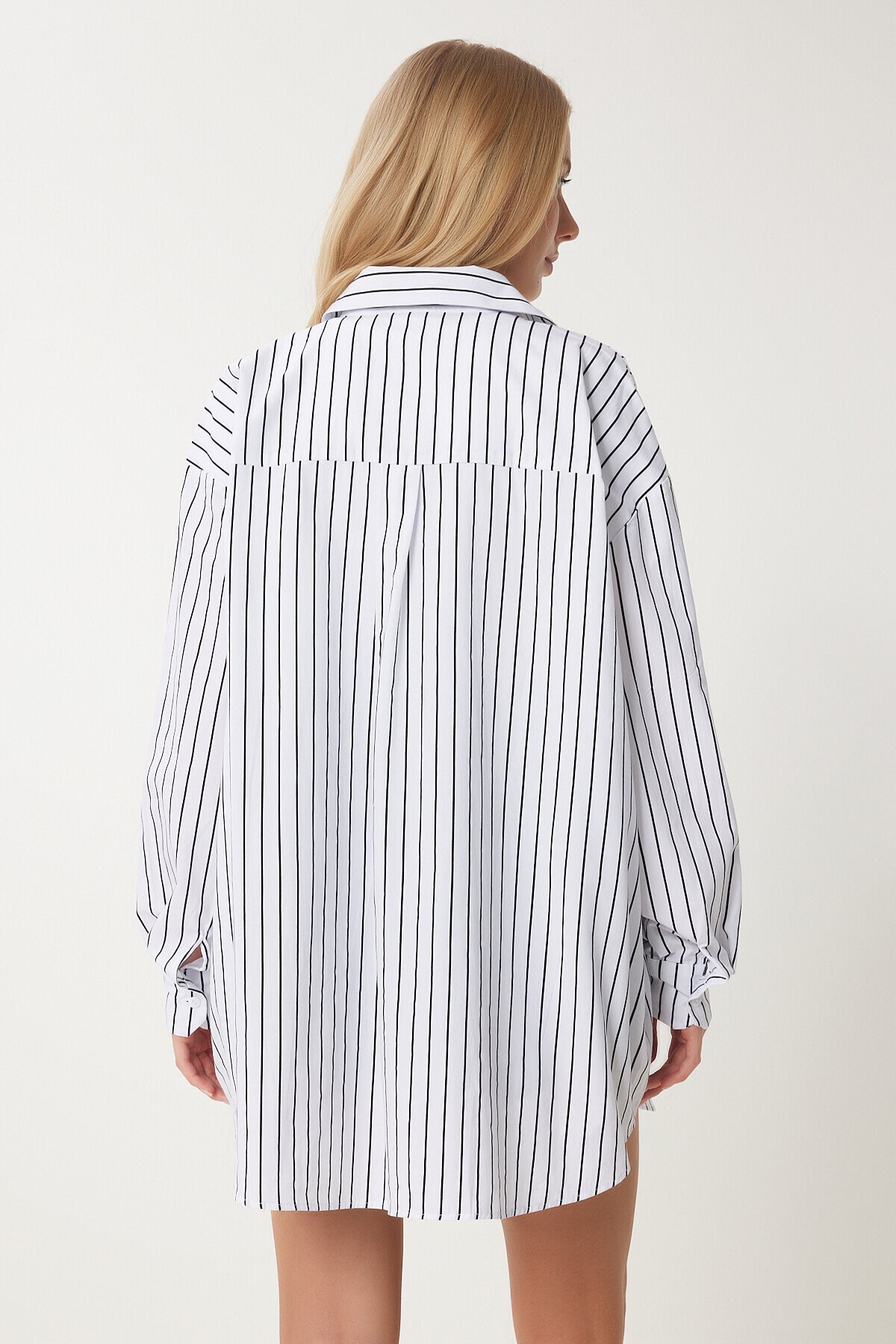 Çizgili Oversize Uzun Dokuma Gömlek BEYAZ SİYAH LBP0024