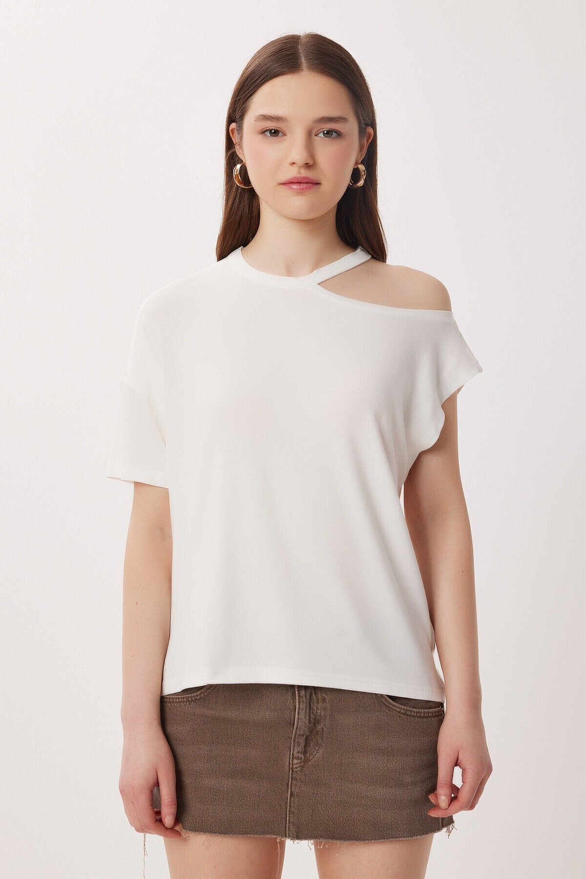 Cut Out Detaylı Viskon Bluz 1804 EKRU LRN0004