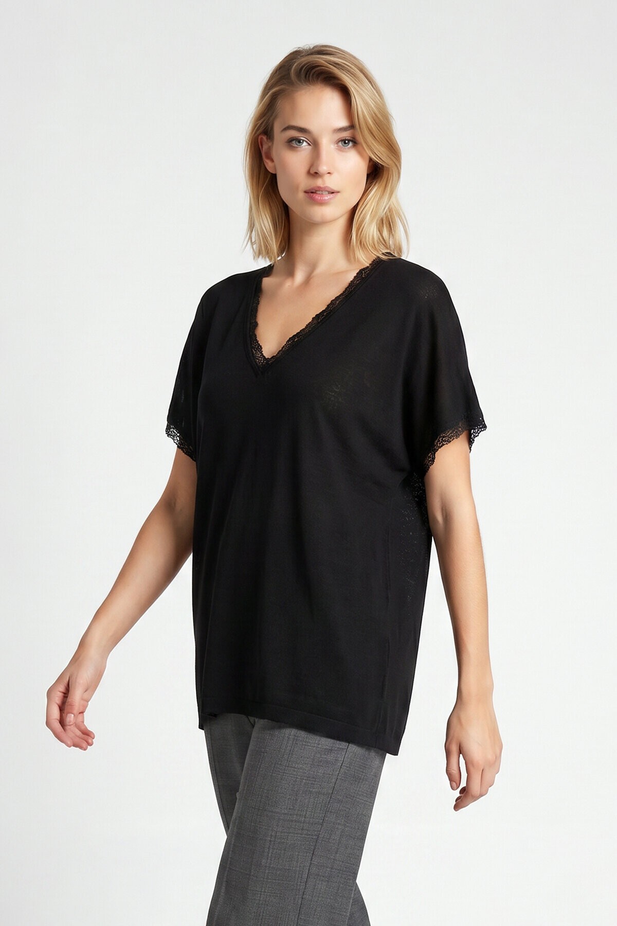 Dantelli Oversize Mevsimlik Triko Bluz SİYAH LYY0145