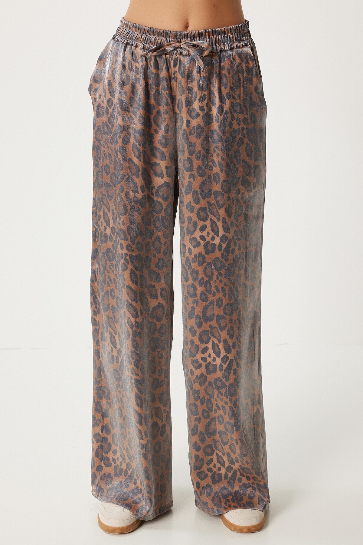 Leopar Desenli Parlak Yüzeyli Bol Pantolon SİYAH BEJ LAN0010