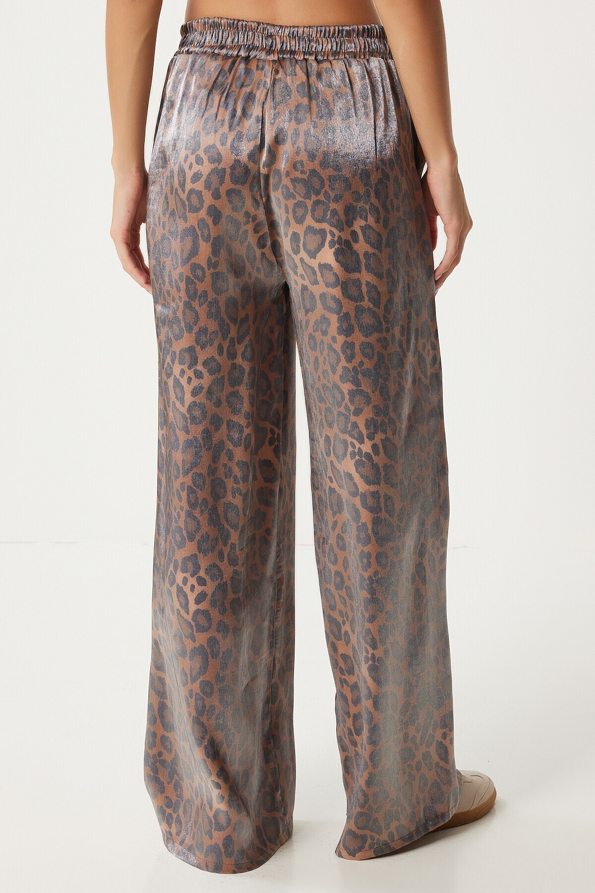Leopar Desenli Parlak Yüzeyli Bol Pantolon SİYAH BEJ LAN0010