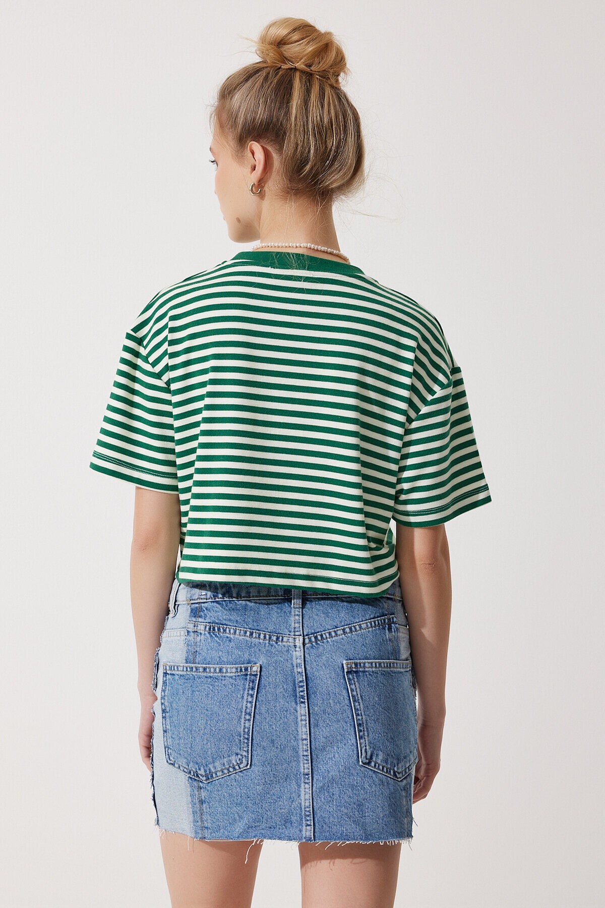 Nakış Detaylı Çizgili %100 Pamuk Crop Örme T-shirt YEŞİL LCR0005