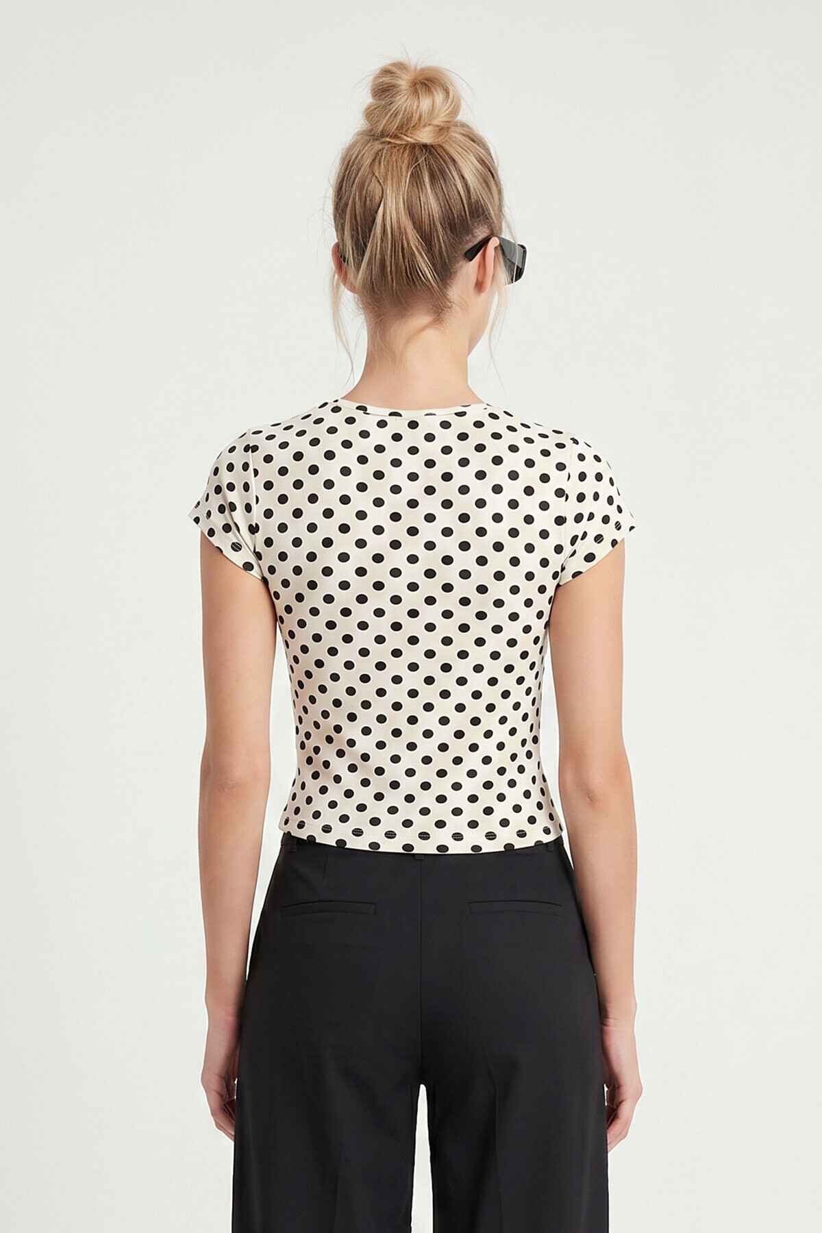 Puantiye Desenli Polyamid T-shirt BEYAZ LZV0083