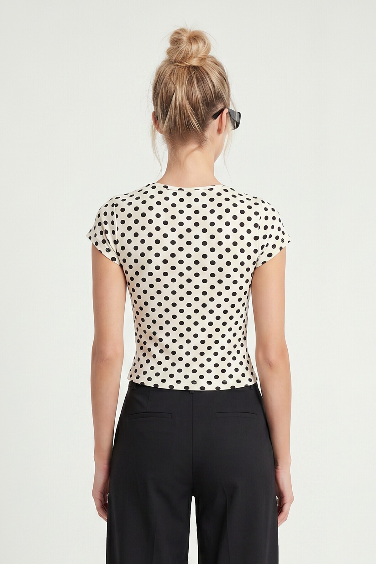Puantiye Desenli Polyamid T-shirt BEYAZ LZV0083