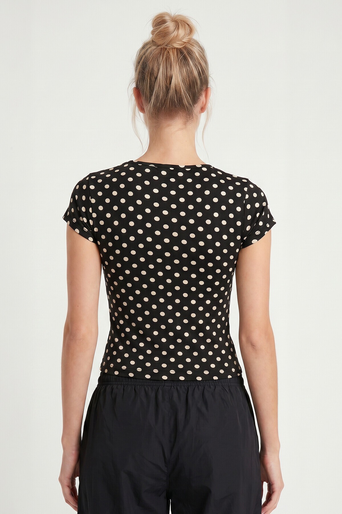 Puantiye Desenli Polyamid T-shirt SİYAH LZV0083