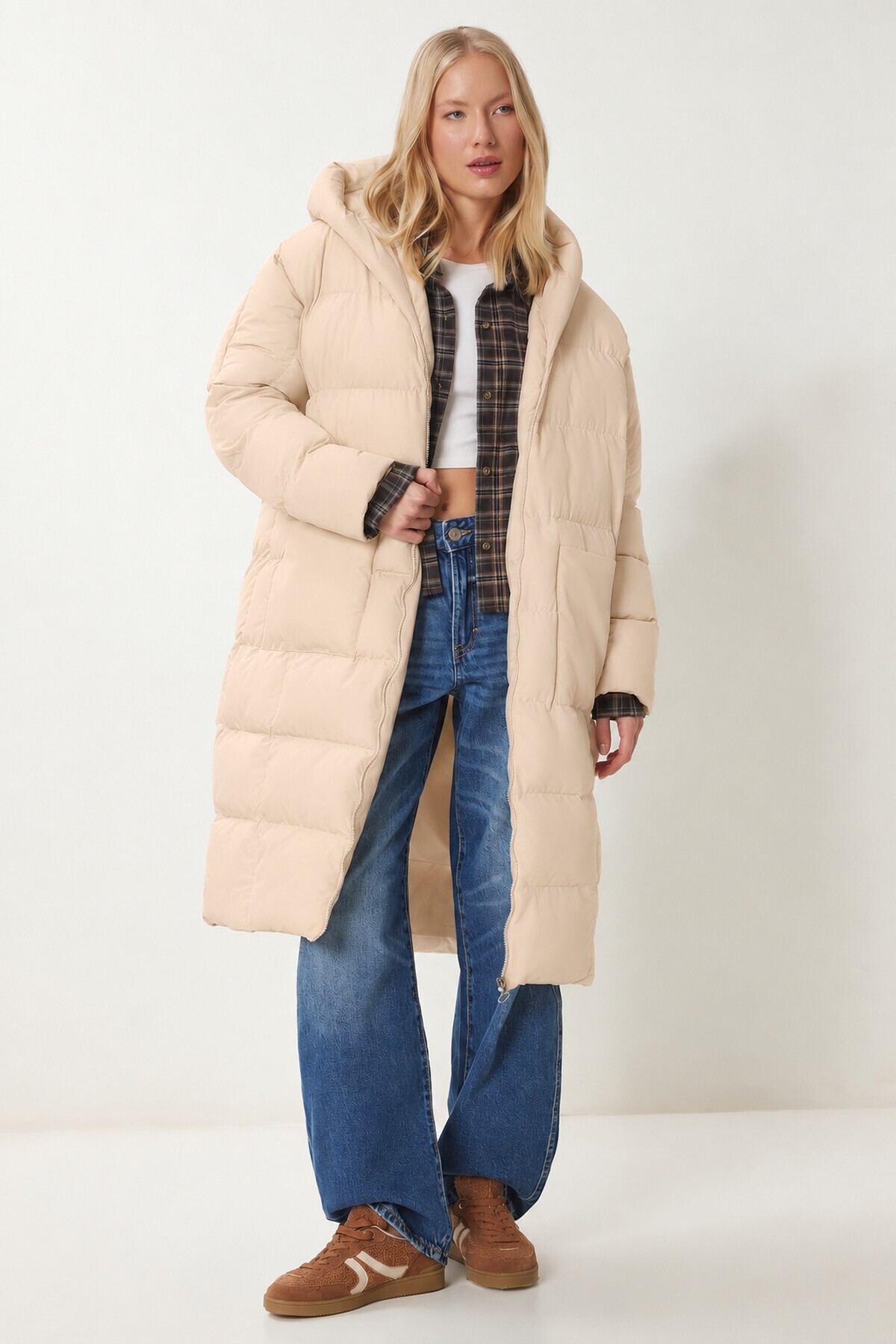 Kapüşonlu Oversize Uzun Şişme Kaban KREM LNT0001
