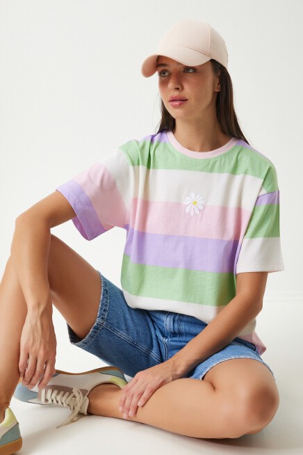 ÇİÇEK NAKIŞLI ÇİZGİLİ PAMUKLU ÖRME T-SHİRT