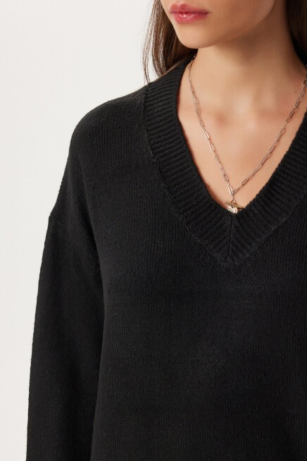 Oversize V Yaka Yumuşak Triko Kazak SİYAH LCI0056
