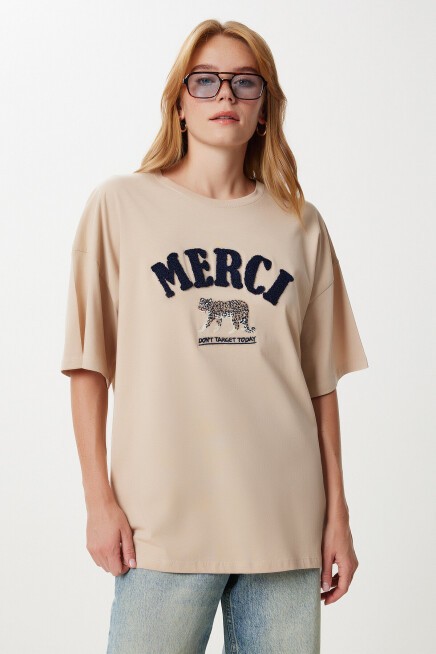 Nakış İşlemeli Kabartmalı Örme T-shirt BEJ LKT0009