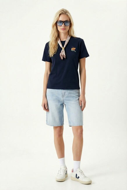 Nakış İşlemeli Fularlı Örme T-shirt LACİVERT LMC0085