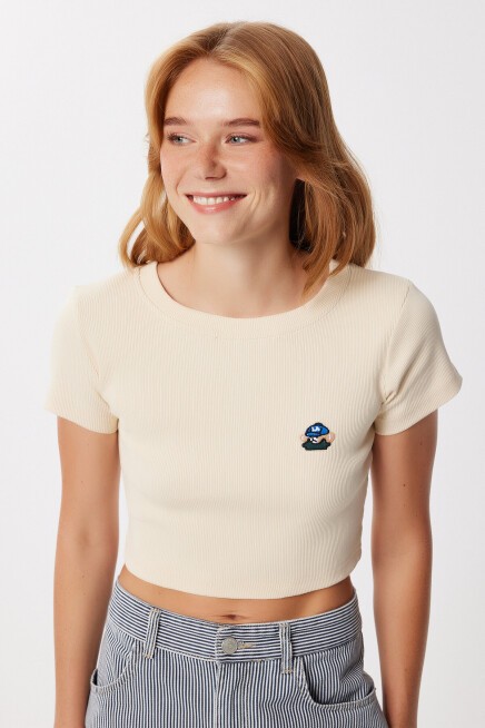Ayıcık Nakışlı Fitilli Örme Crop T-shirt KREM LZH0015