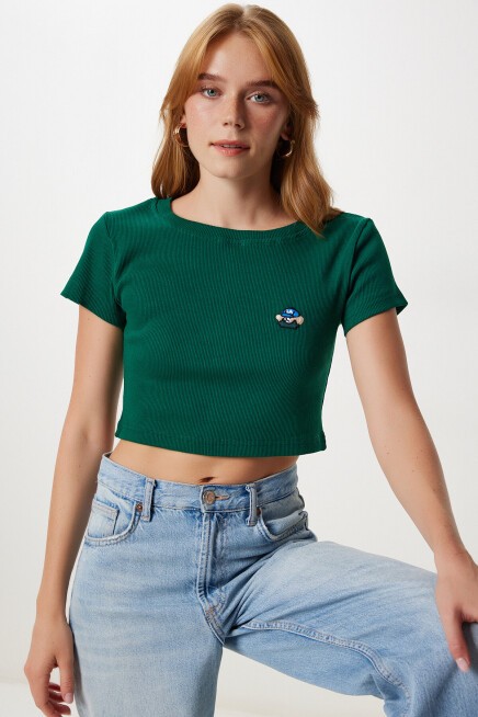 Ayıcık Nakışlı Fitilli Örme Crop T-shirt ZÜMRÜT YEŞİLİ LZH0015