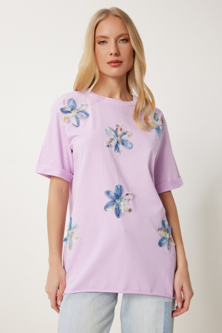Çiçek İşlemeli Yırtmaçlı Örme T-shirt LİLA LMP0010