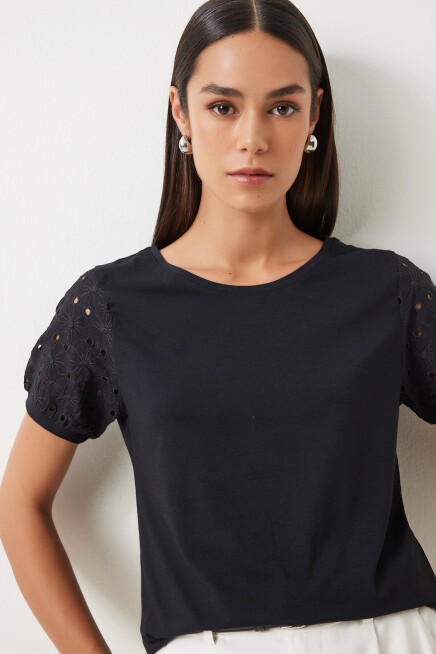 Güpür Kollu Pamuklu Basic Örme T-shirt SİYAH LVF0001