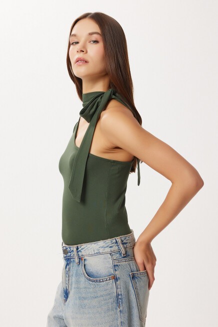 Fularlı Asimetrik Örme Bluz HAKİ LUB0310