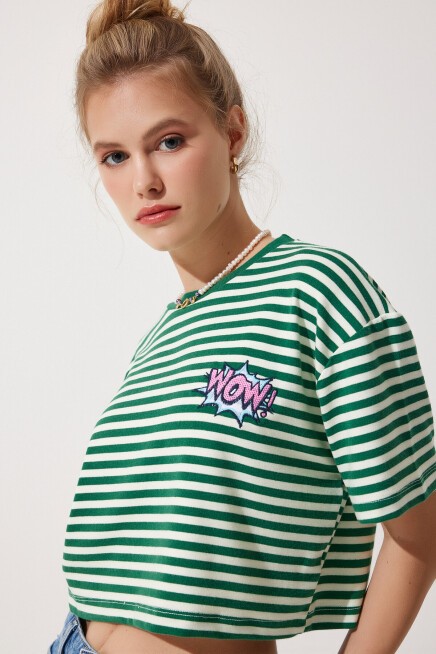 Nakış Detaylı Çizgili %100 Pamuk Crop Örme T-shirt YEŞİL LCR0005