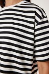Çizgili Esnek Crop Örme T-shirt SİYAH KEMİK LCR0082