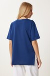 Çiçek İşlemeli Yırtmaçlı Örme T-shirt LACİVERT LMP0010