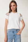 Cut Out Detaylı Boncuk İşlemeli Örme T-shirt KEMİK LHC0007