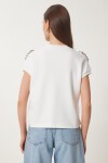 Cut Out Detaylı Boncuk İşlemeli Örme T-shirt KEMİK LHC0007