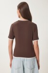 Kontrast Şerit Detaylı Örme T-shirt KAHVERENGİ KEMİK LUS0111
