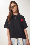 Kalp Nakışlı Örme T-shirt SİYAH LZV0018