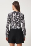 Zebra Desenli V Yaka Büzgülü Örme Bluz SİYAH BEYAZ LZH0008