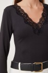 V Yaka Dantelli Örme Çıtçıtlı Bluz SİYAH LCV0005